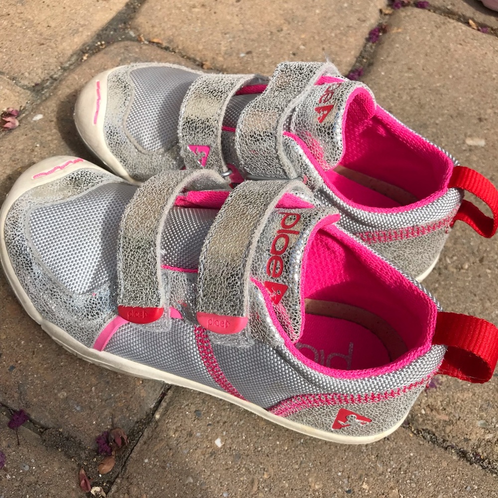 Plae silver girls shoes 11 EUC